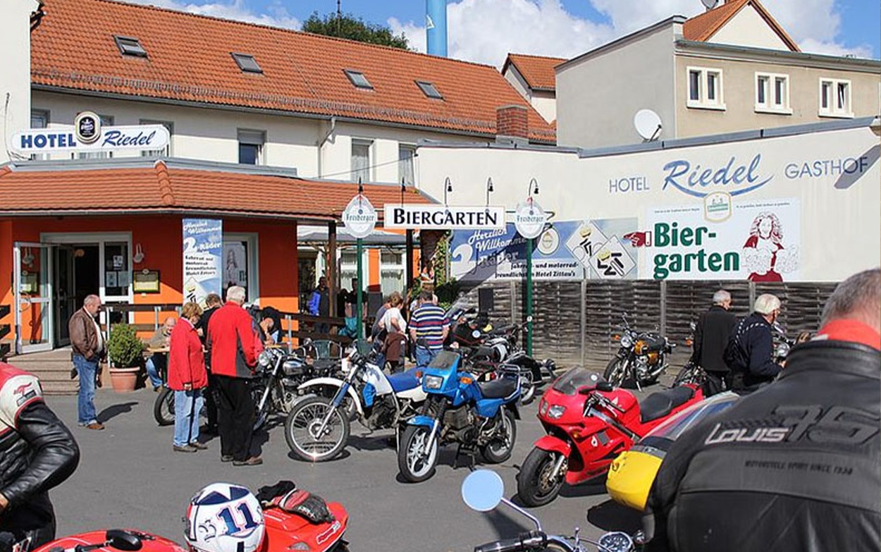 Fahrradfahrer Hotel Riedel in Zittau